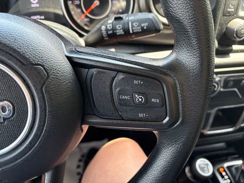 Used 2018 Jeep Wrangler Unlimited Sport AWD/4WD image 12