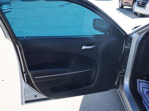 Used 2020 Dodge Charger SXT w/ Leather Interior Group image 7
