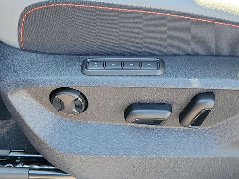 Certified 2025 Volkswagen Atlas Peak Edition SE AWD/4WD image 23