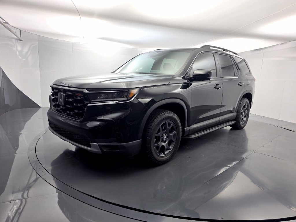 Used 2025 Honda Pilot TrailSport image 8