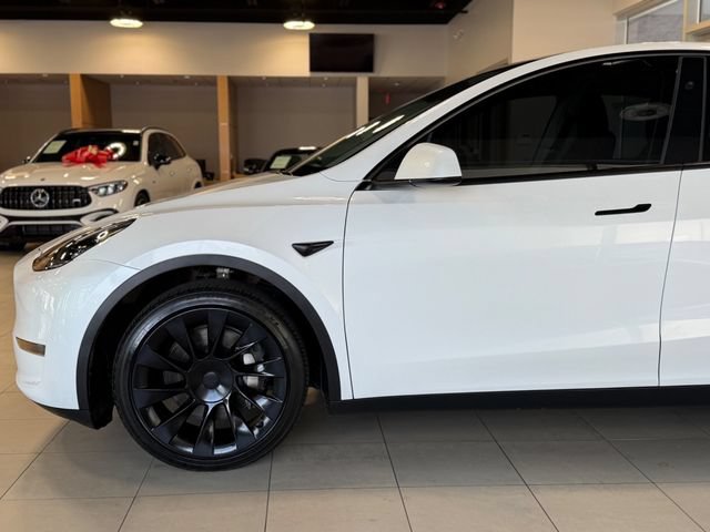 Used 2024 Tesla Model Y Long Range AWD/4WD image 8