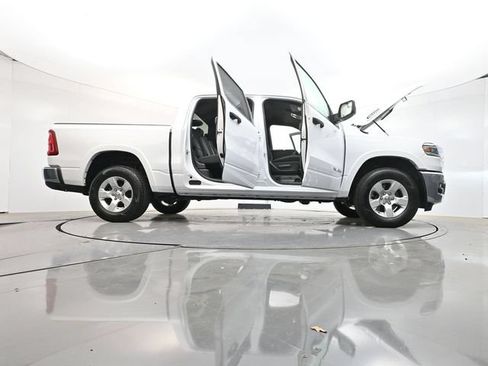 Used 2025 RAM 1500 Big Horn AWD/4WD image 40