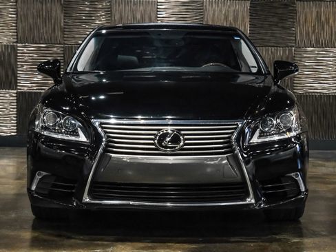 Used 2015 Lexus LS 460 L RWD image 5