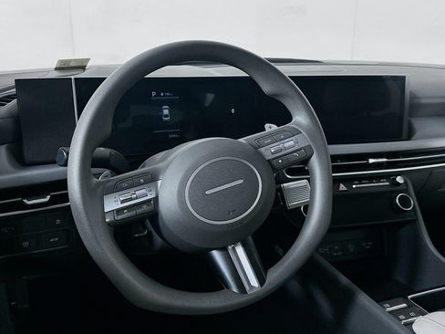 Used 2025 Hyundai Sonata SEL FWD image 18