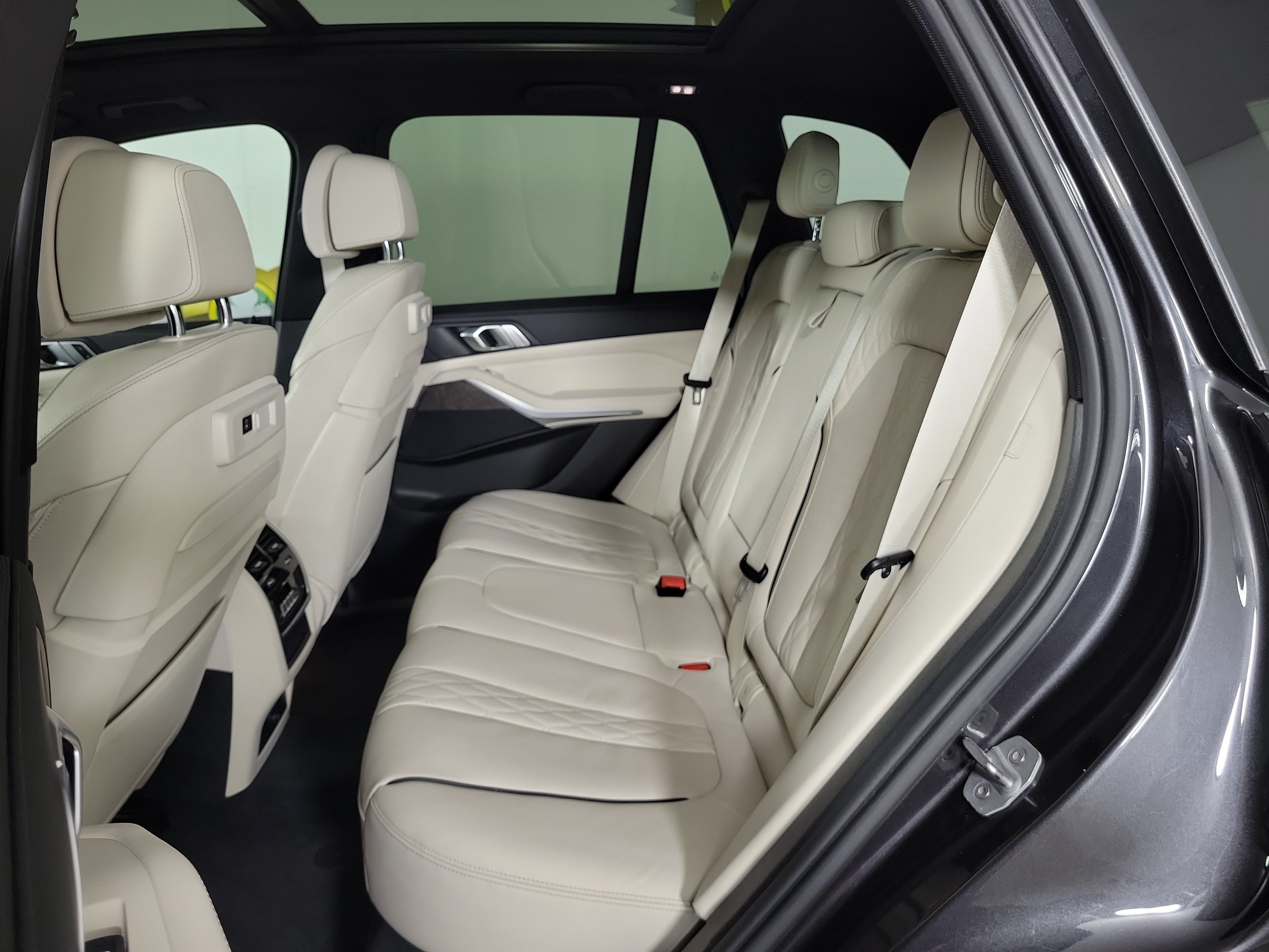 Used 2020 BMW X5 xDrive40i w/ Premium Package AWD/4WD image 10