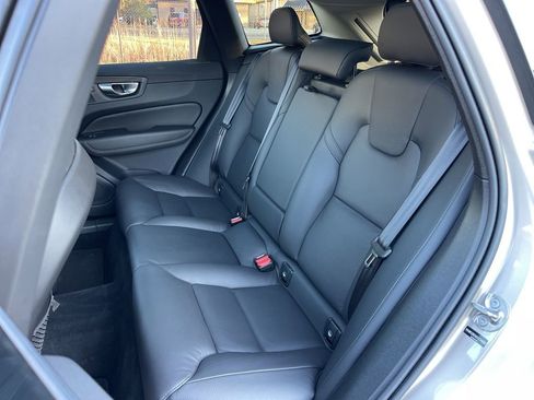 Used 2025 Volvo XC60 B5 Plus image 21