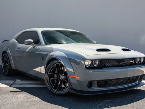 Used 2019 Dodge Challenger SRT Hellcat Redeye image 5
