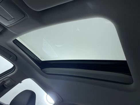 Used 2018 Acura TLX FWD image 10