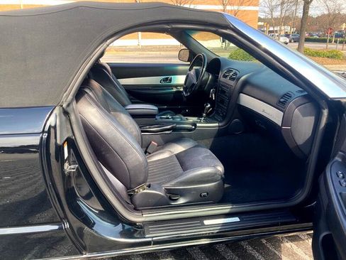 Used 2004 Ford Thunderbird image 23