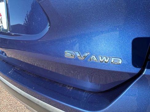 Used 2018 Nissan Rogue SV AWD/4WD image 9