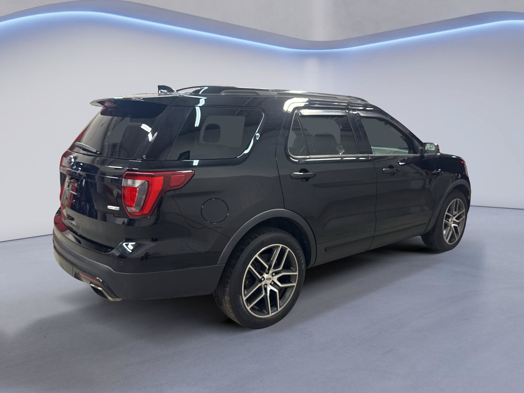Used 2016 Ford Explorer Sport w/ Equipment Group 401A AWD/4WD image 8