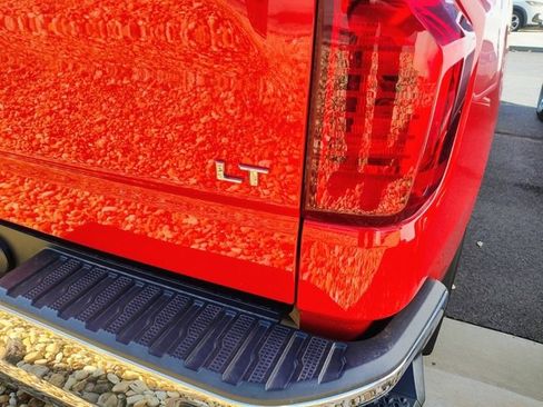 Used 2021 Chevrolet Silverado 1500 LT image 8