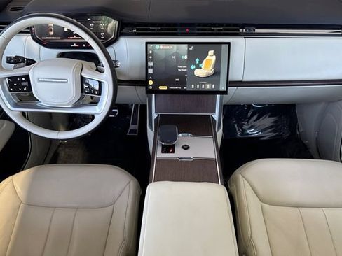 Used 2024 Land Rover Range Rover Long Wheelbase SE AWD/4WD image 15