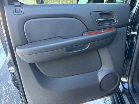 Used 2012 Chevrolet Avalanche LT image 15