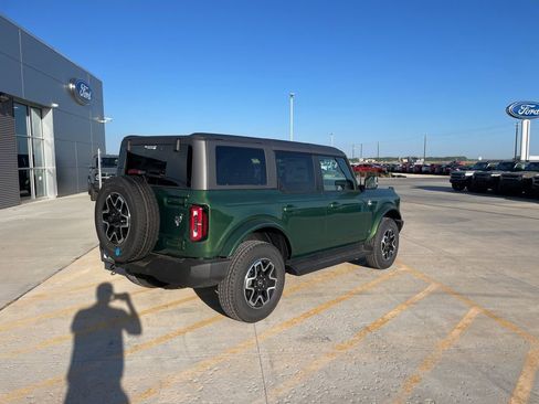 New 2025 Ford Bronco Outer Banks AWD/4WD image 6