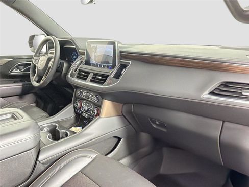 Used 2024 Chevrolet Suburban High Country RWD image 31