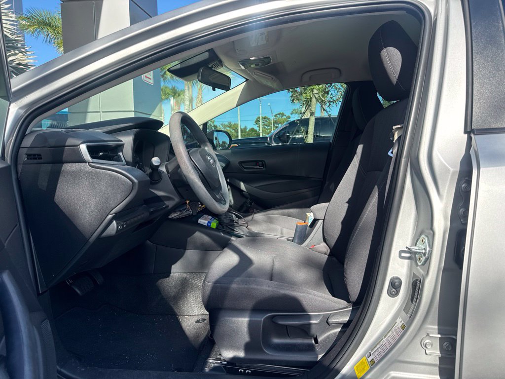 Used 2024 Toyota Corolla LE FWD image 5