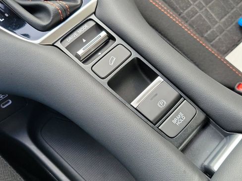 Used 2024 Honda HR-V Sport image 25