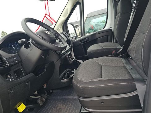 Used 2025 RAM ProMaster 2500 w/ U-Haul Equipment Group FWD image 4