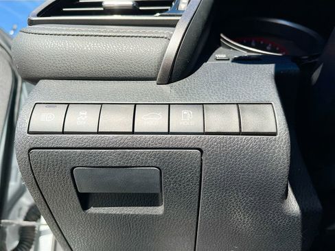 Used 2021 Toyota Camry XSE image 10