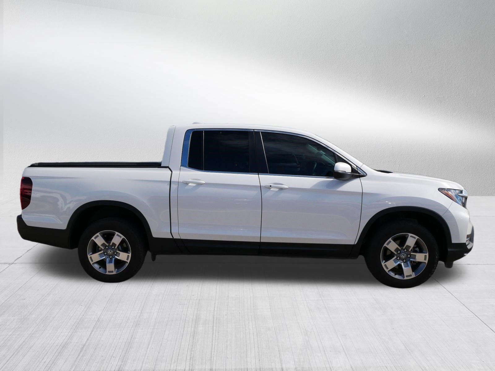 Certified 2025 Honda Ridgeline RTL image 8