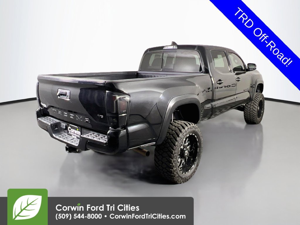 Used 2022 Toyota Tacoma TRD Off-Road w/ Technology Package AWD/4WD image 14
