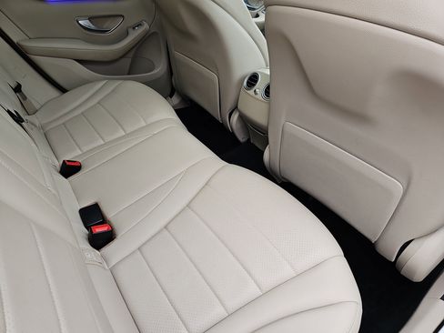 Used 2020 Mercedes-Benz GLC 300 image 11