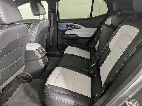 Certified 2025 Chevrolet Equinox EV LT w/ Convenience Package image 35