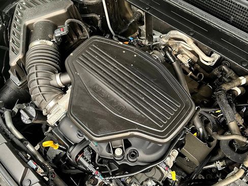 Used 2021 GMC Acadia AT4 w/ Technology Package image 31