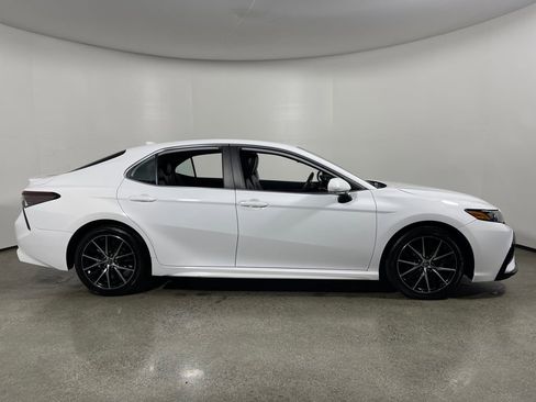 Certified 2023 Toyota Camry SE image 2