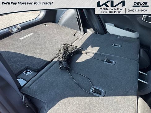 Used 2023 Hyundai Venue SEL FWD image 22