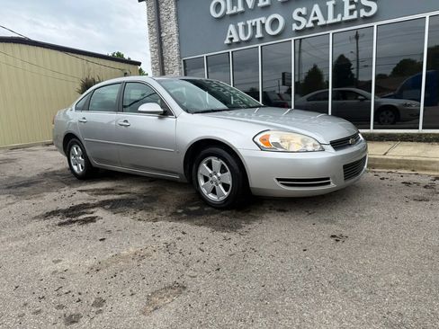 Used 2008 Chevrolet Impala LT FWD image 2