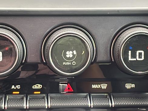 Used 2019 Jaguar F-TYPE Coupe image 18