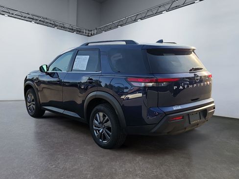 Used 2025 Nissan Pathfinder SV FWD image 5