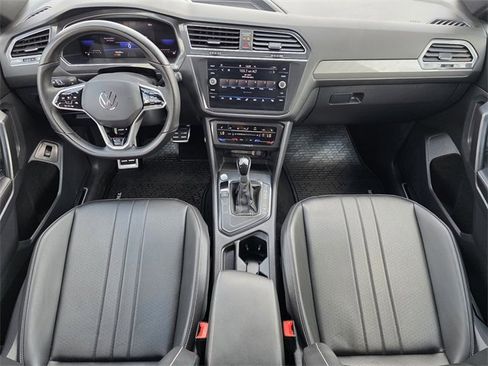 Used 2024 Volkswagen Tiguan SE R-Line image 23