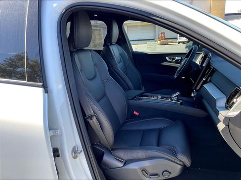 New 2026 Volvo XC60 T8 Ultra w/ Climate Package AWD/4WD image 31