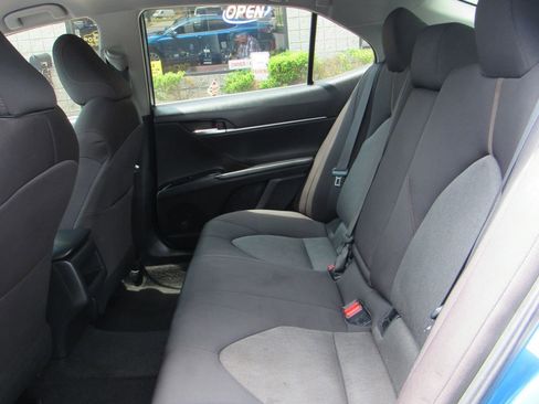 Used 2019 Toyota Camry LE FWD image 12
