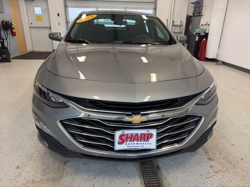 Used 2024 Chevrolet Malibu LT image 3
