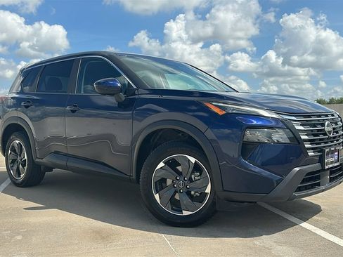 Used 2025 Nissan Rogue SV FWD image 5