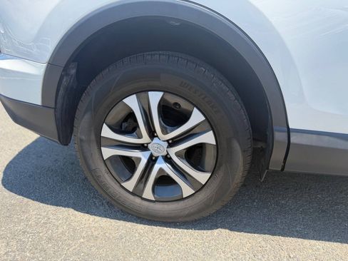 Used 2016 Toyota RAV4 LE FWD image 33