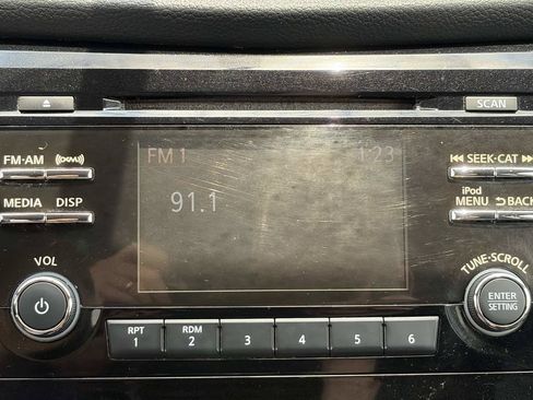 Used 2017 Nissan Rogue S w/ S Family Package FWD image 34