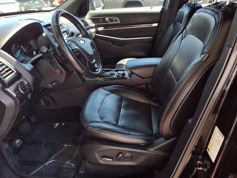 Used 2017 Ford Explorer Limited w/ Equipment Group 301A AWD/4WD image 16