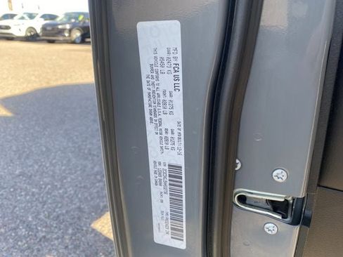 Used 2017 Dodge Charger R/T image 32