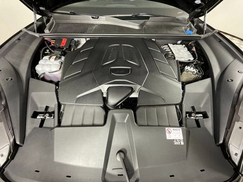 Used 2024 Porsche Cayenne image 28