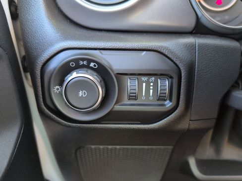 Certified 2021 Jeep Wrangler Sport image 17