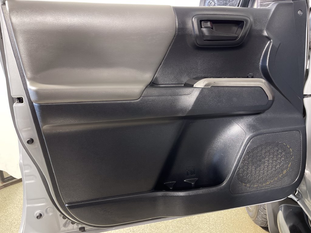 Used 2019 Toyota Tacoma SR5 RWD image 17