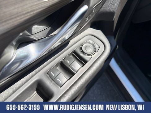 Used 2024 GMC Terrain SLT AWD/4WD image 11
