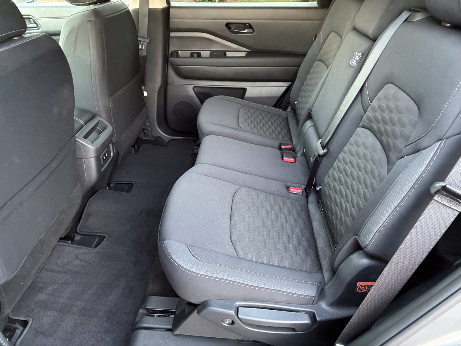 Used 2026 Nissan Pathfinder SV FWD image 15