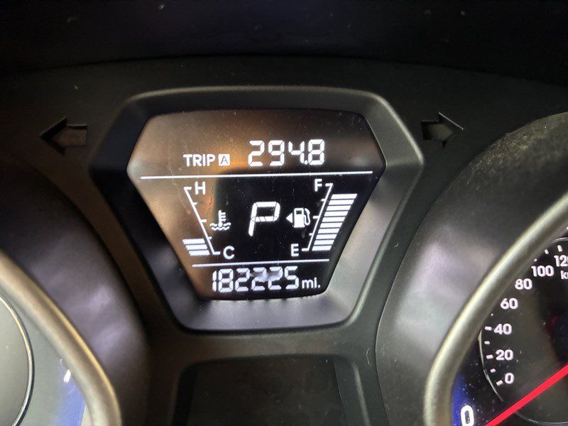 Used 2014 Hyundai Elantra Limited w/ Option Group 03 FWD image 8