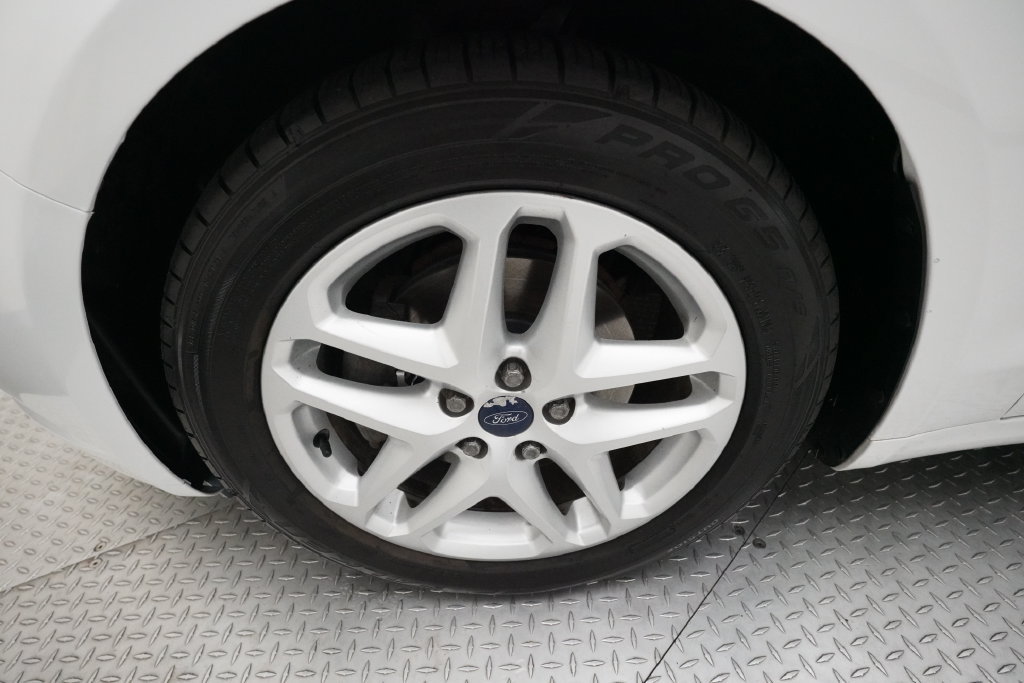 Used 2016 Ford Fusion SE FWD image 26
